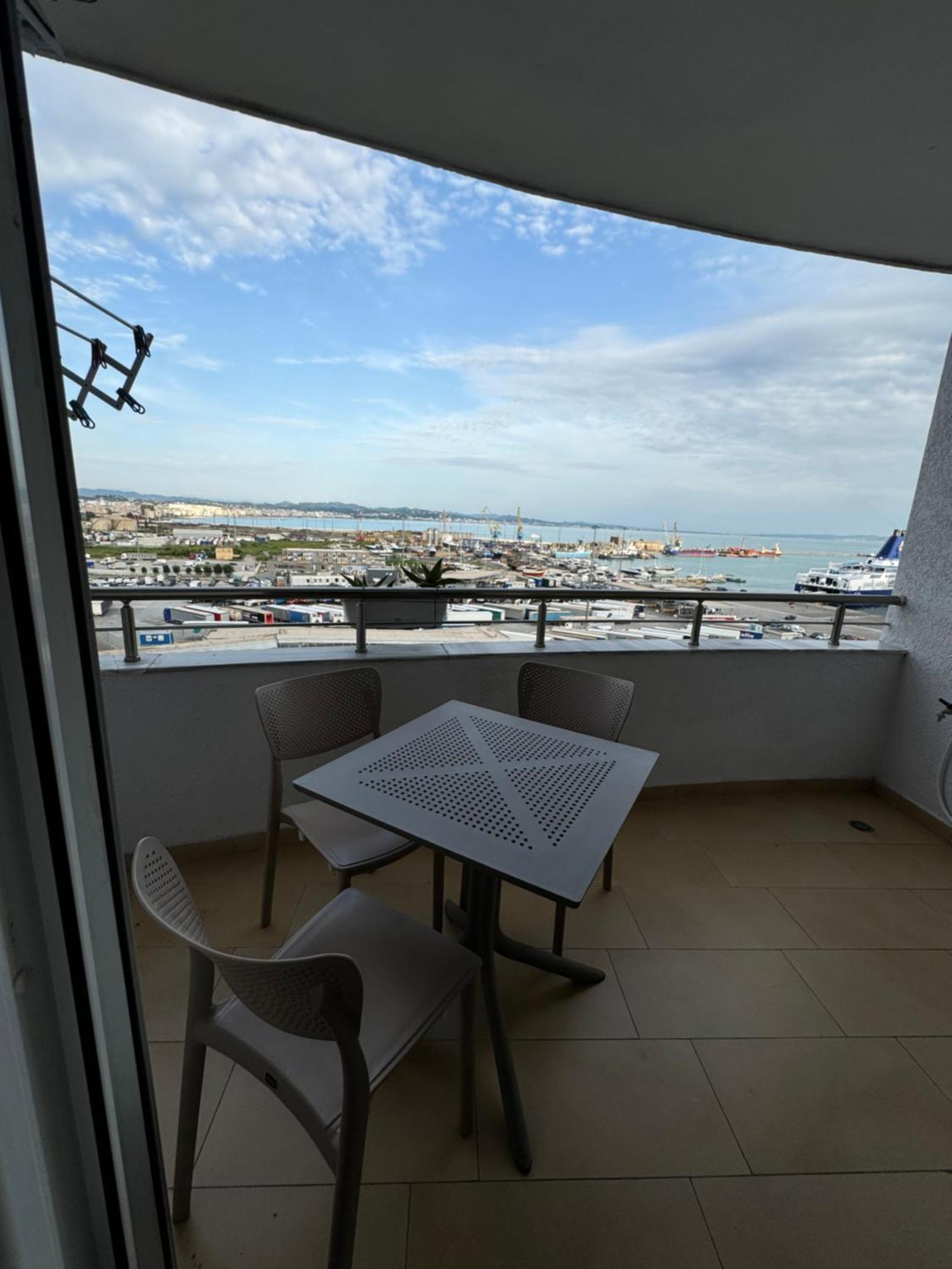 Port View Apartment 1 Durrës 外观 照片